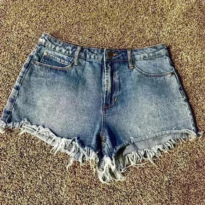 Articles of society women’s fray edge denim Jean shorts size 26 Summer, everyday